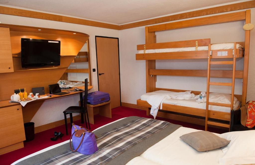 Hotel Les Vallees Labellemontagne Ла Брес Екстериор снимка