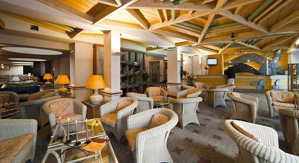 Hotel Les Vallees Labellemontagne Ла Брес Екстериор снимка